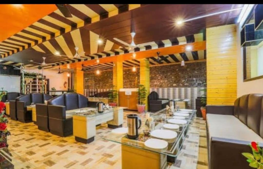 Hotel 7 Heavens موسوري المظهر الخارجي الصورة