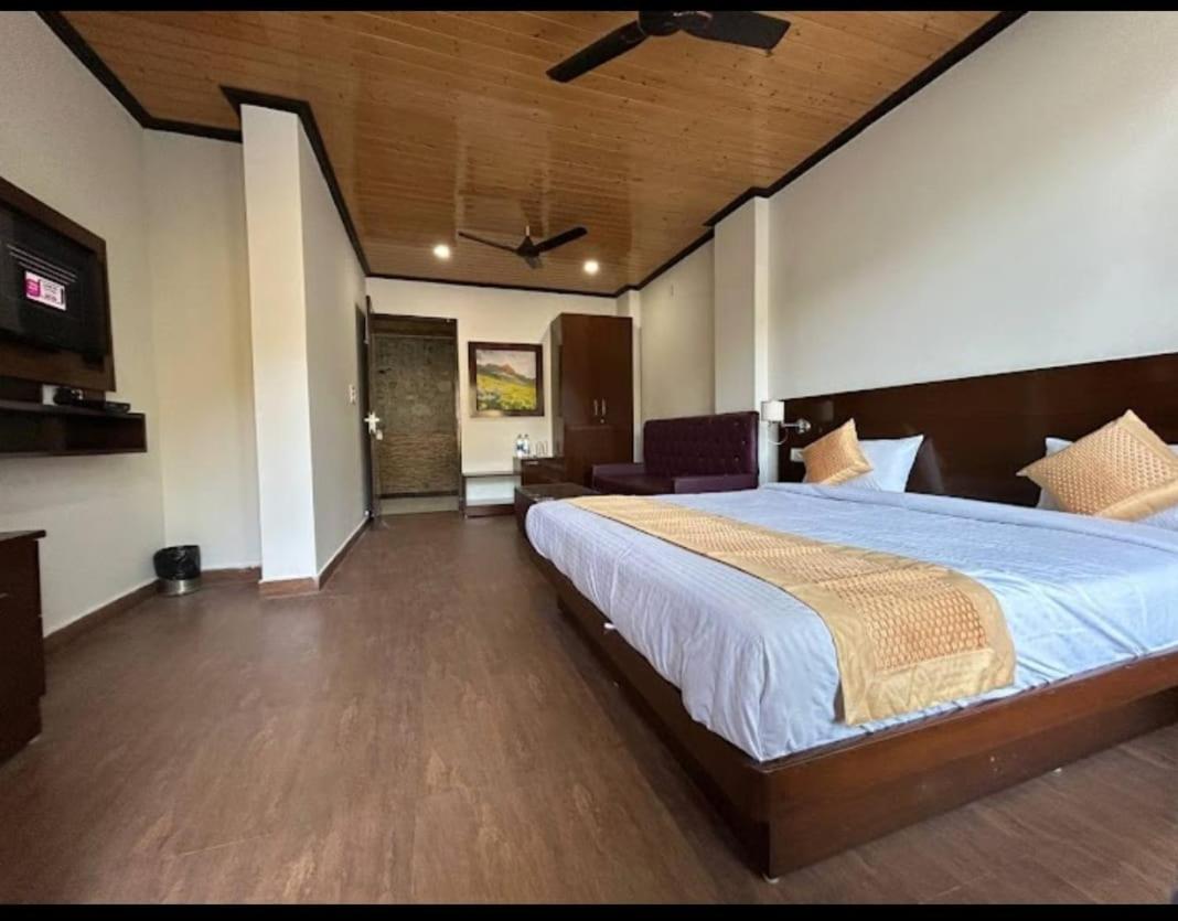 Hotel 7 Heavens موسوري المظهر الخارجي الصورة